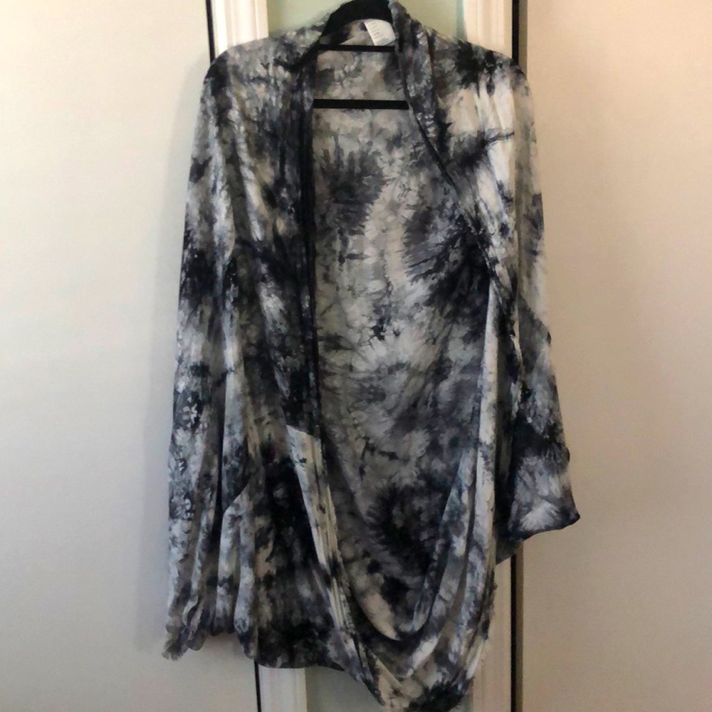 Free People tie dye kimono